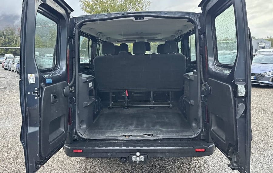 Choisissez votre renault traficcombi chez CarGo Flex
