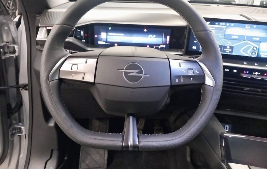 Choisissez votre opel grandland chez CarGo Flex