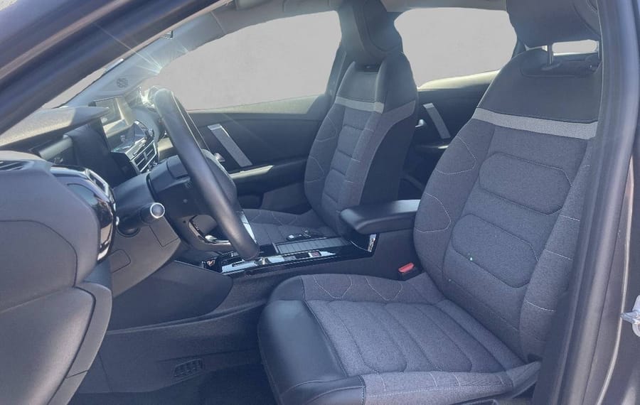 Choisissez votre citroen c4electrique chez CarGo Flex