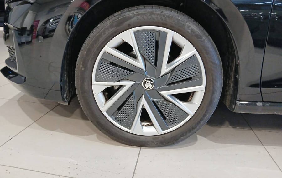 Choisissez votre skoda superbbreak chez CarGo Flex