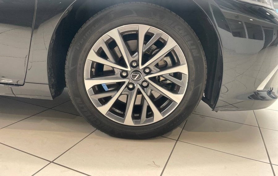 Choisissez votre lexus es chez CarGo Flex