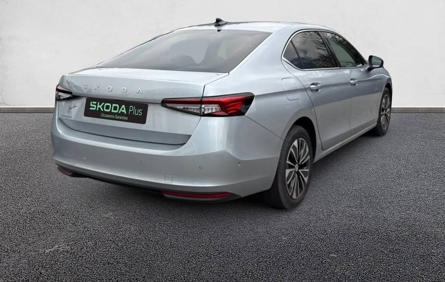 Choisissez votre skoda superb chez CarGo Flex