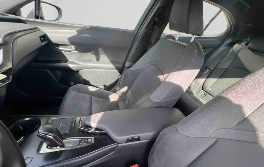 Choisissez votre lexus uxelectrique chez CarGo Flex