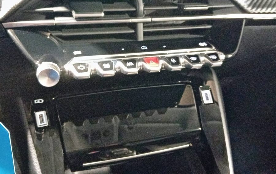 Choisissez votre peugeot 208 chez CarGo Flex