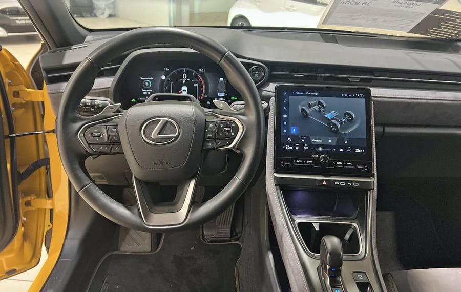 Choisissez votre lexus lbx chez CarGo Flex