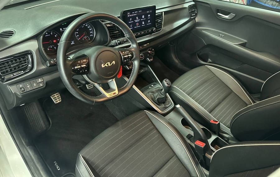 Choisissez votre kia rio chez CarGo Flex