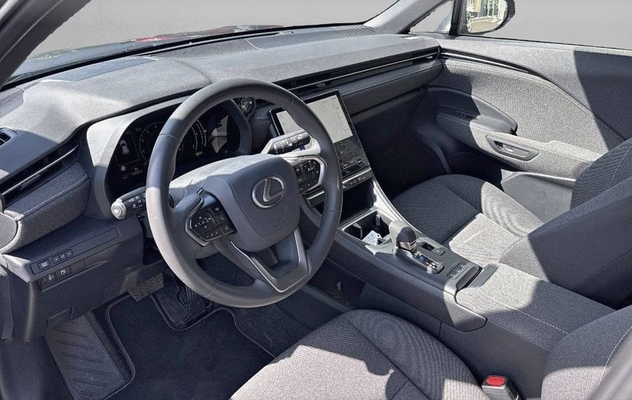 Choisissez votre lexus lbx chez CarGo Flex