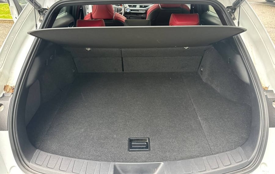 Choisissez votre lexus ux chez CarGo Flex