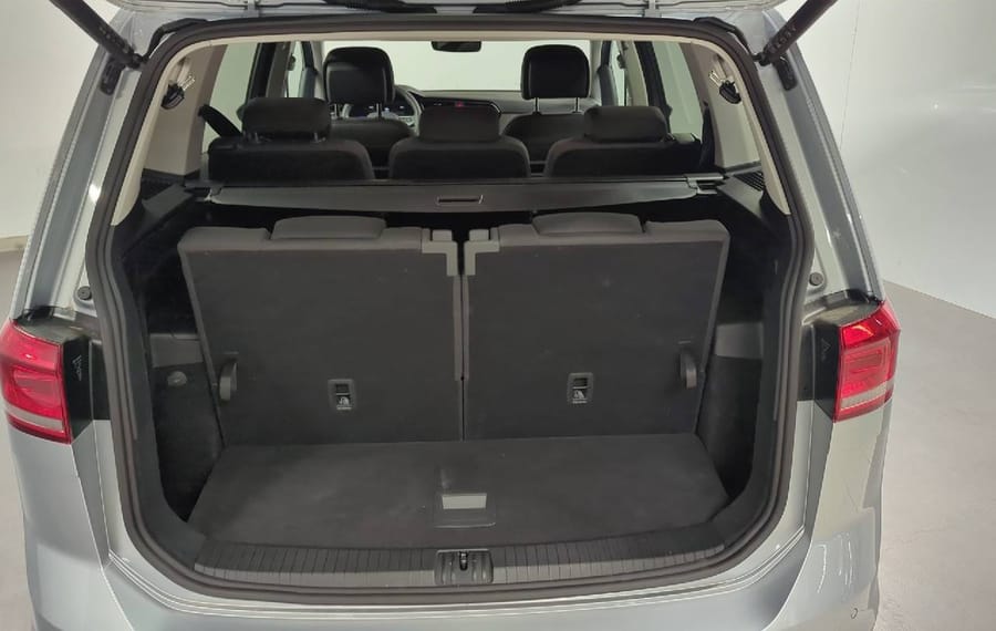 Choisissez votre volkswagen touran chez CarGo Flex