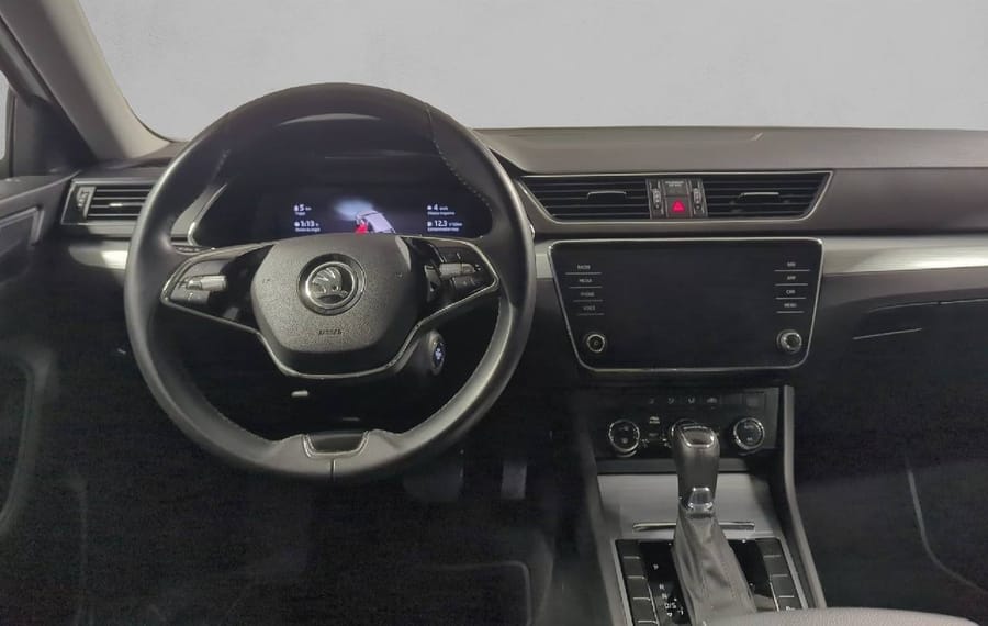 Choisissez votre skoda superbbreak chez CarGo Flex