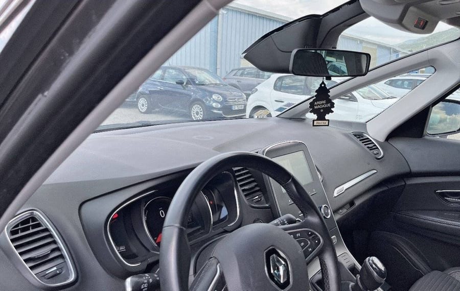 Choisissez votre renault grandscenic chez CarGo Flex