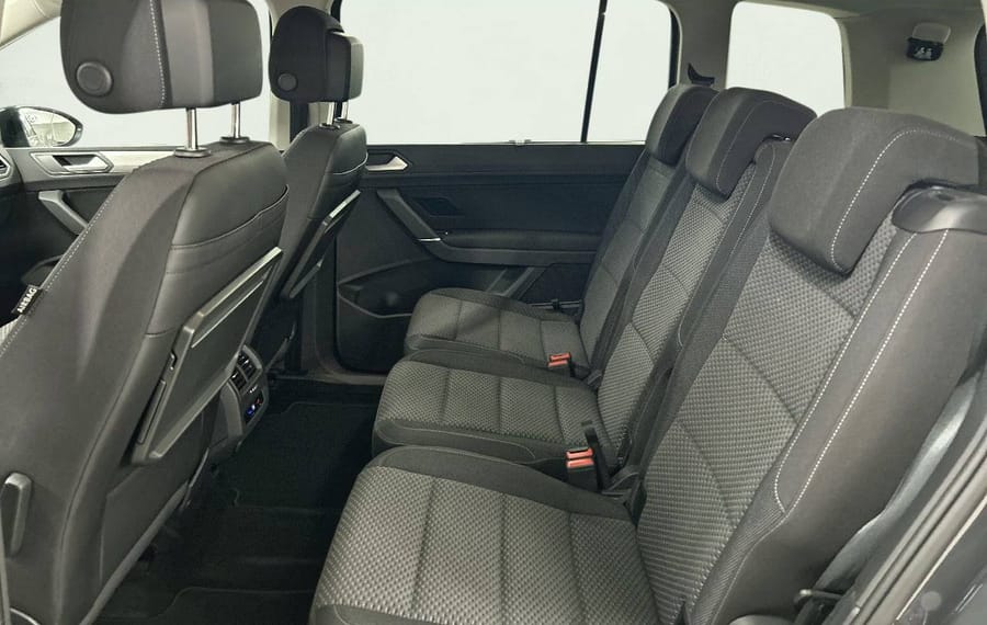 Choisissez votre volkswagen touran chez CarGo Flex