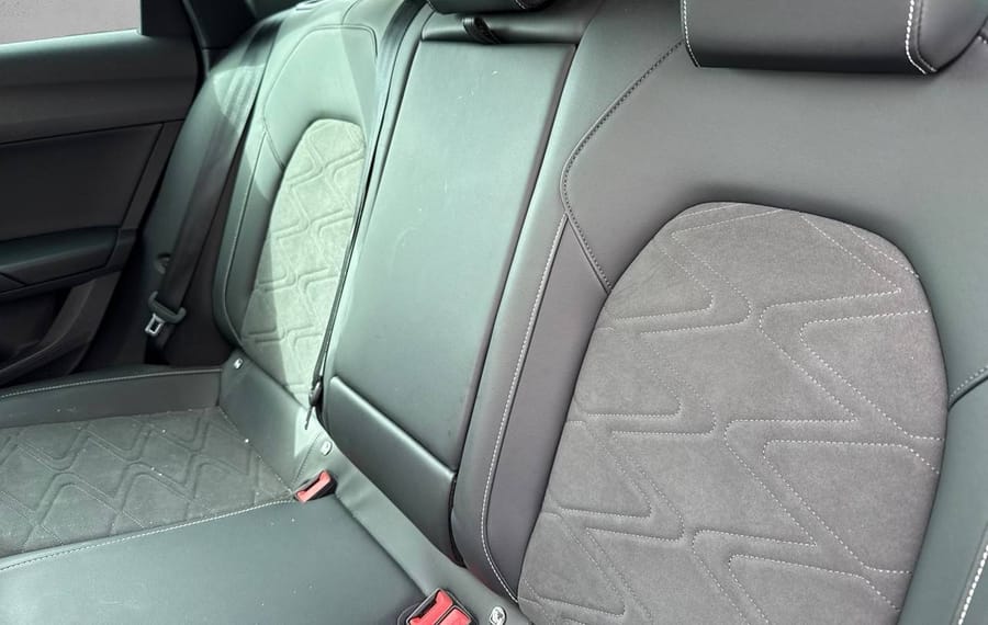 Choisissez votre seat leonbreak chez CarGo Flex