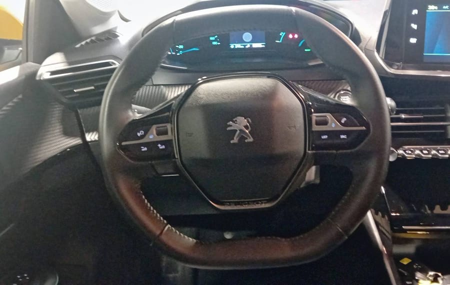 Choisissez votre peugeot 208electrique chez CarGo Flex
