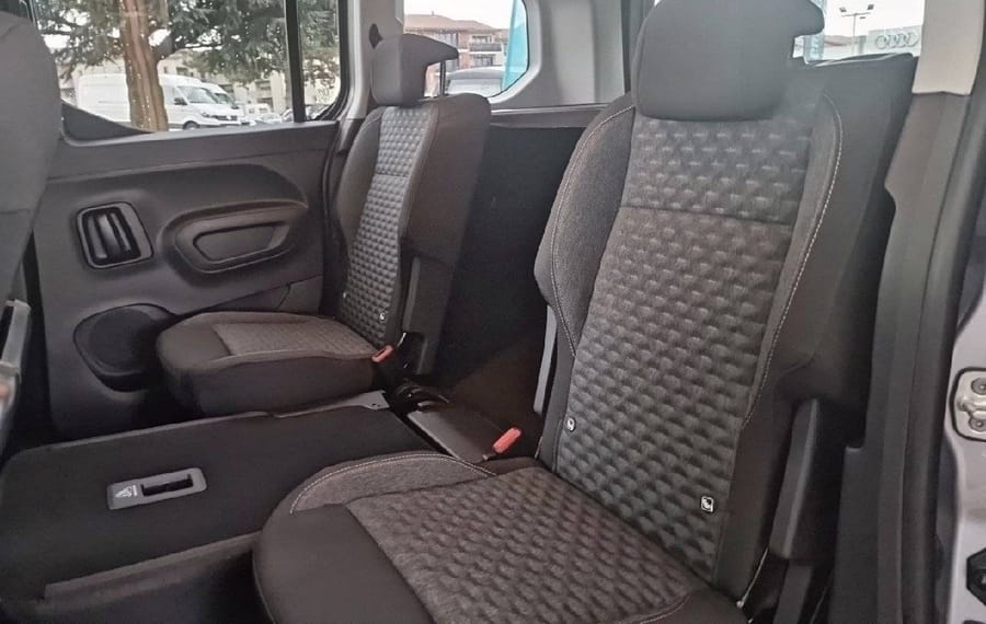 Choisissez votre peugeot rifter chez CarGo Flex