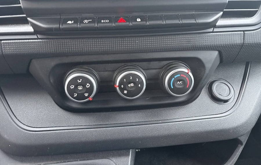 Choisissez votre renault traficcombi chez CarGo Flex