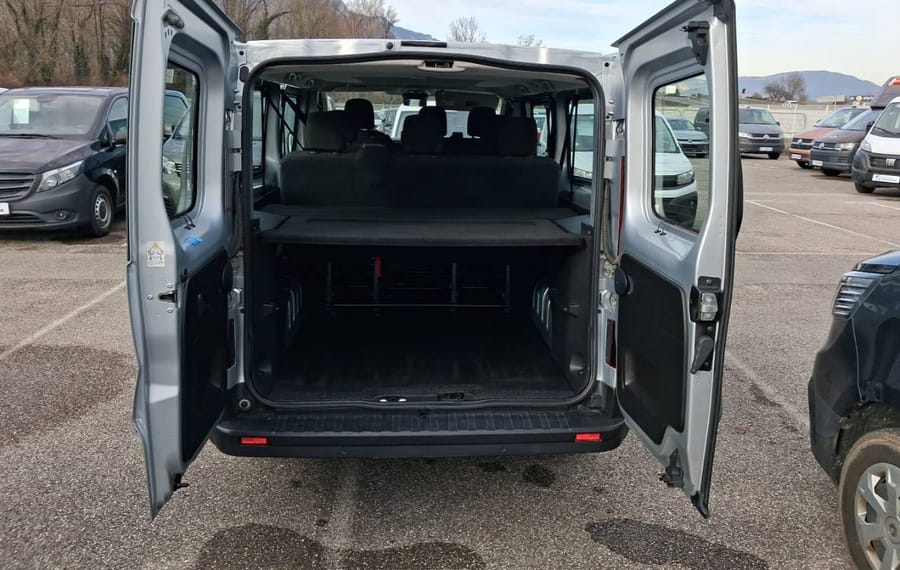 Choisissez votre renault traficcombi chez CarGo Flex