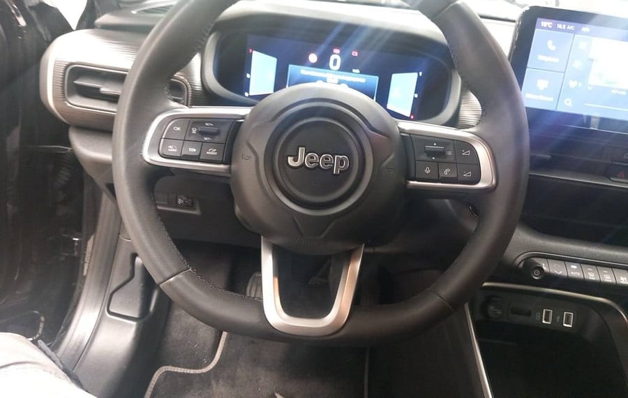 Choisissez votre jeep avenger chez CarGo Flex