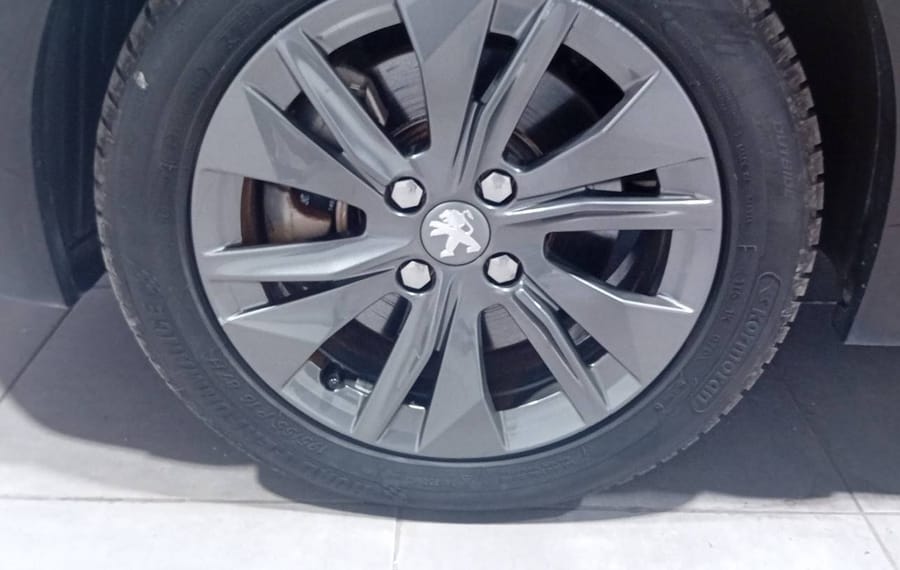 Choisissez votre peugeot 208electrique chez CarGo Flex