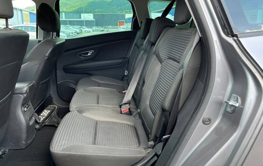 Choisissez votre renault grandscenic chez CarGo Flex