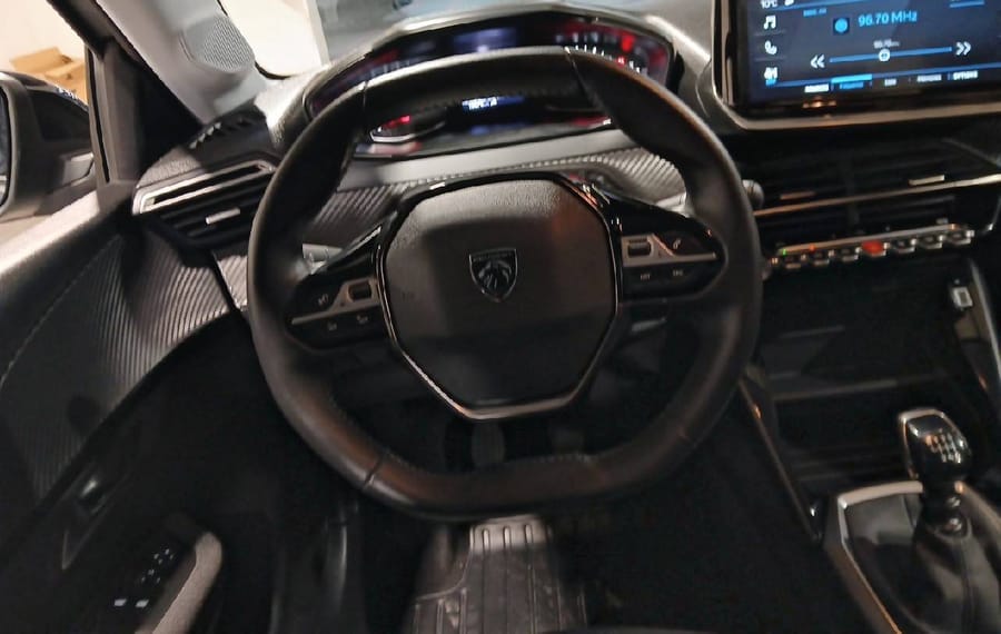 Choisissez votre peugeot 208 chez CarGo Flex