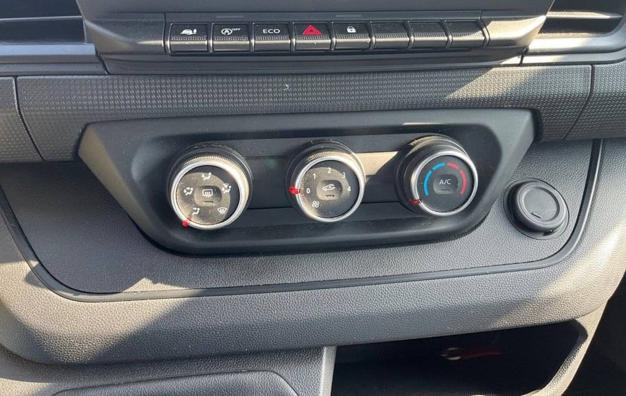 Choisissez votre renault traficcombi chez CarGo Flex