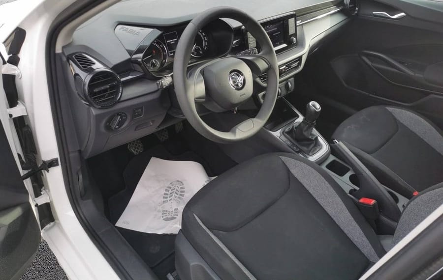 Choisissez votre skoda fabia chez CarGo Flex