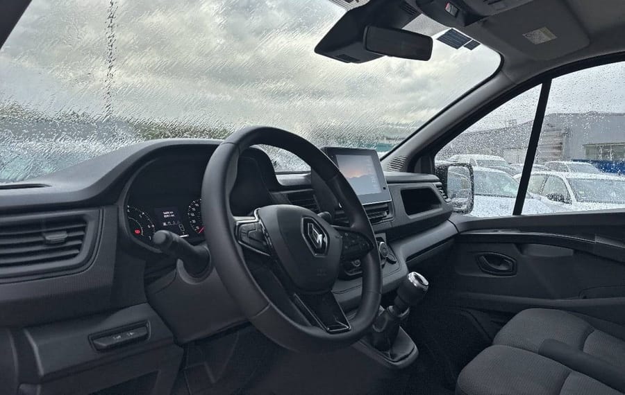 Choisissez votre renault traficcombi chez CarGo Flex