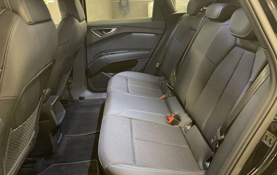 Choisissez votre audi q4electrique chez CarGo Flex