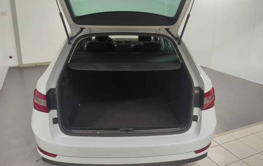 Choisissez votre skoda superbbreak chez CarGo Flex