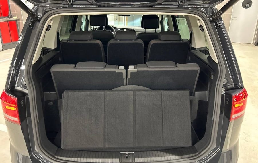 Choisissez votre volkswagen touran chez CarGo Flex