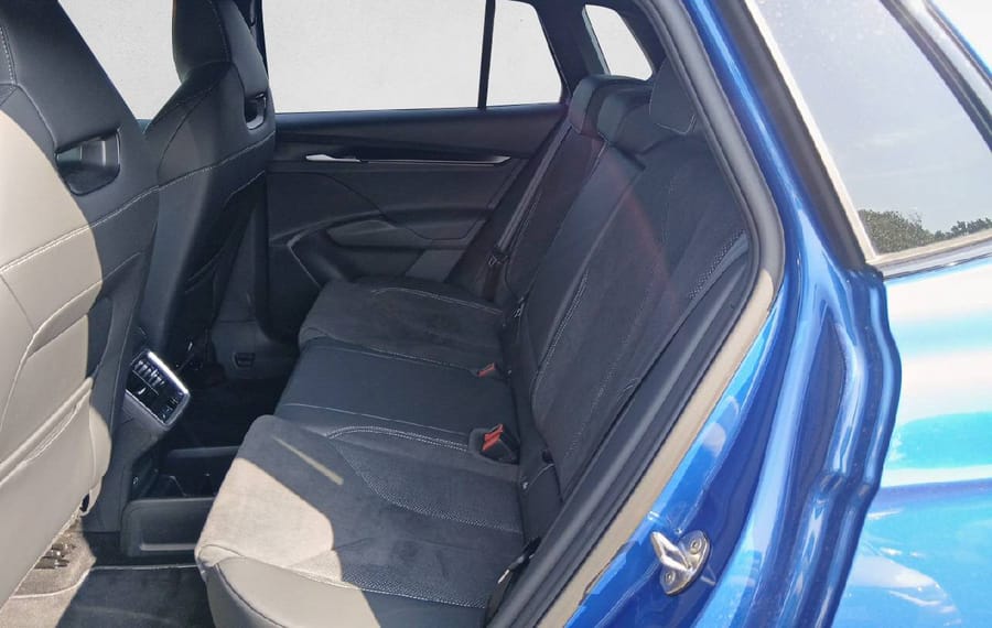 Choisissez votre skoda elroqelectrique chez CarGo Flex