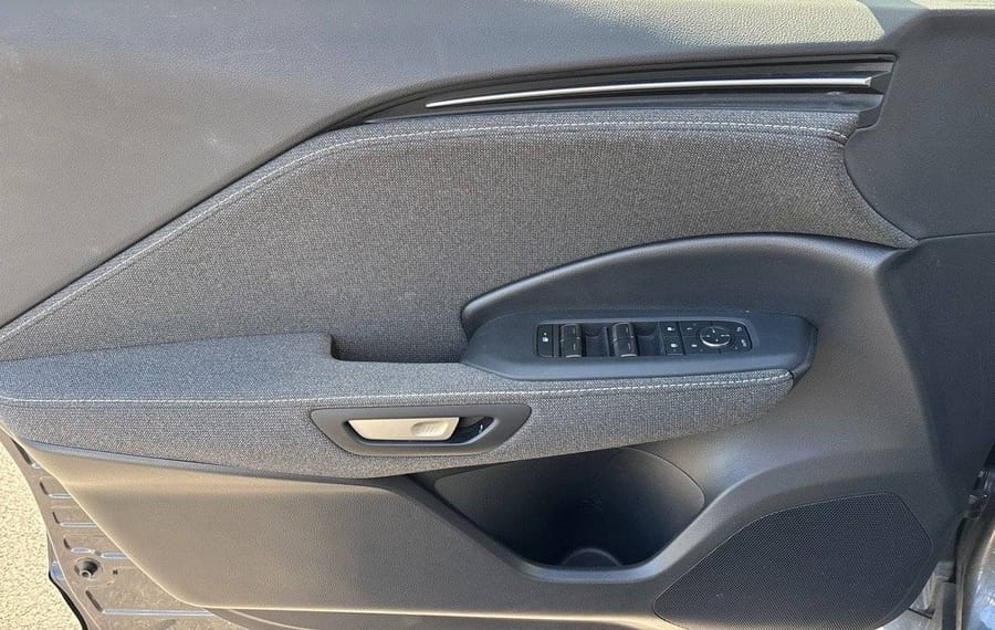 Choisissez votre lexus lbx chez CarGo Flex
