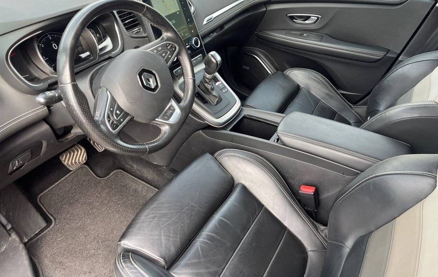 Choisissez votre renault grandscenic chez CarGo Flex