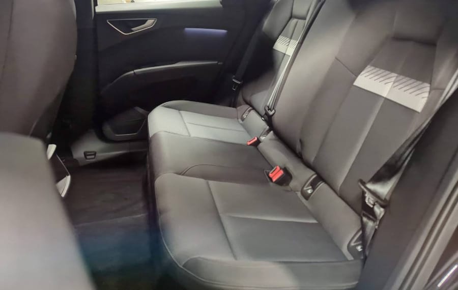 Choisissez votre audi q4electrique chez CarGo Flex