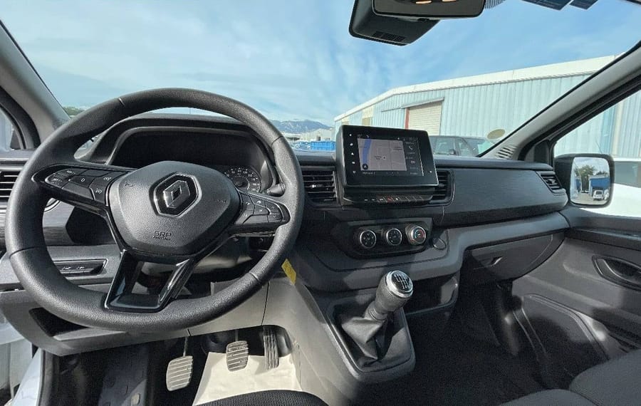 Choisissez votre renault traficcombi chez CarGo Flex