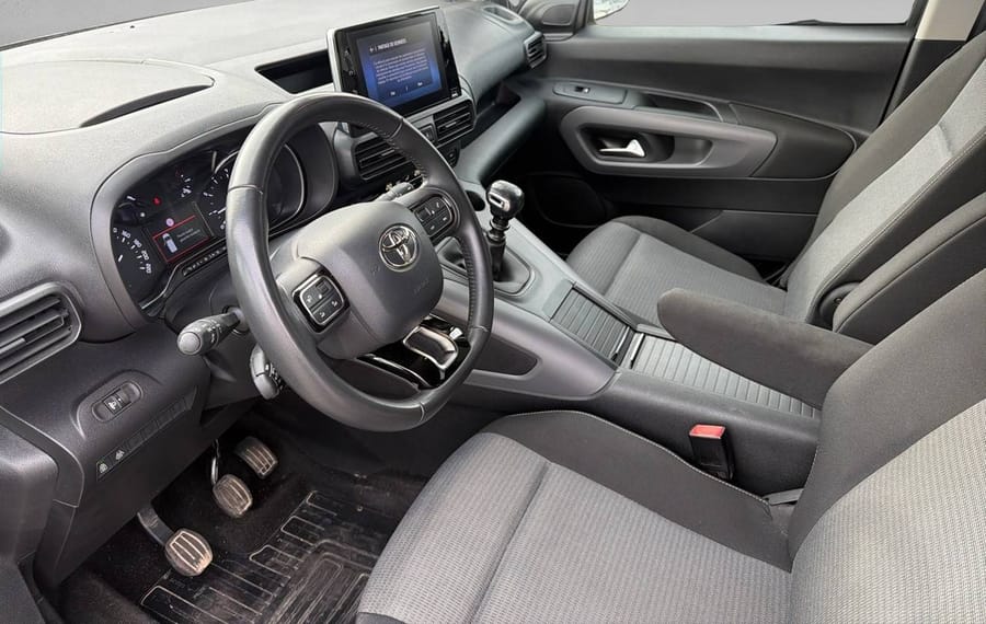 Choisissez votre toyota proacecityverso chez CarGo Flex