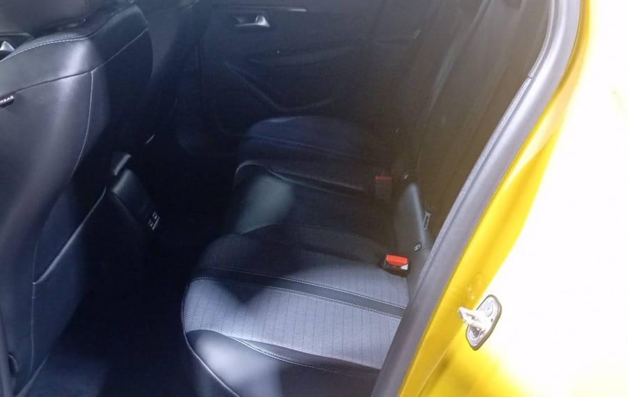 Choisissez votre peugeot 208electrique chez CarGo Flex
