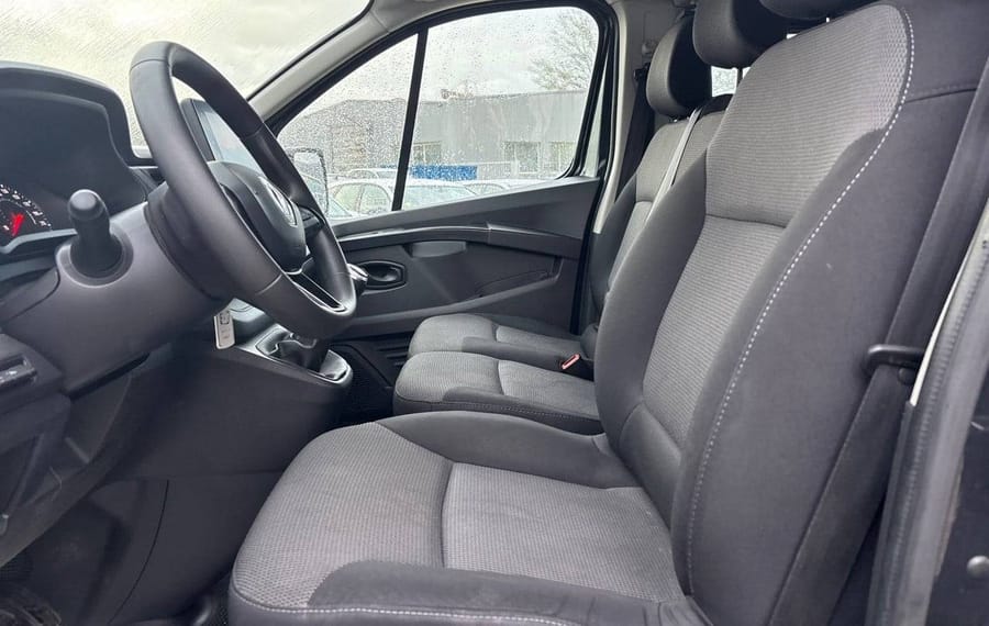 Choisissez votre renault traficcombi chez CarGo Flex