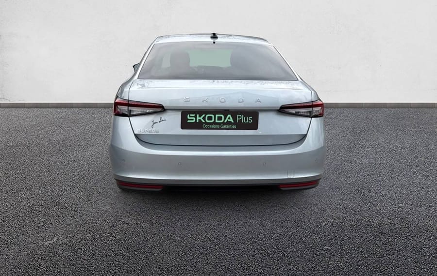 Choisissez votre skoda superb chez CarGo Flex