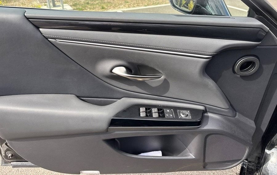 Choisissez votre lexus es chez CarGo Flex