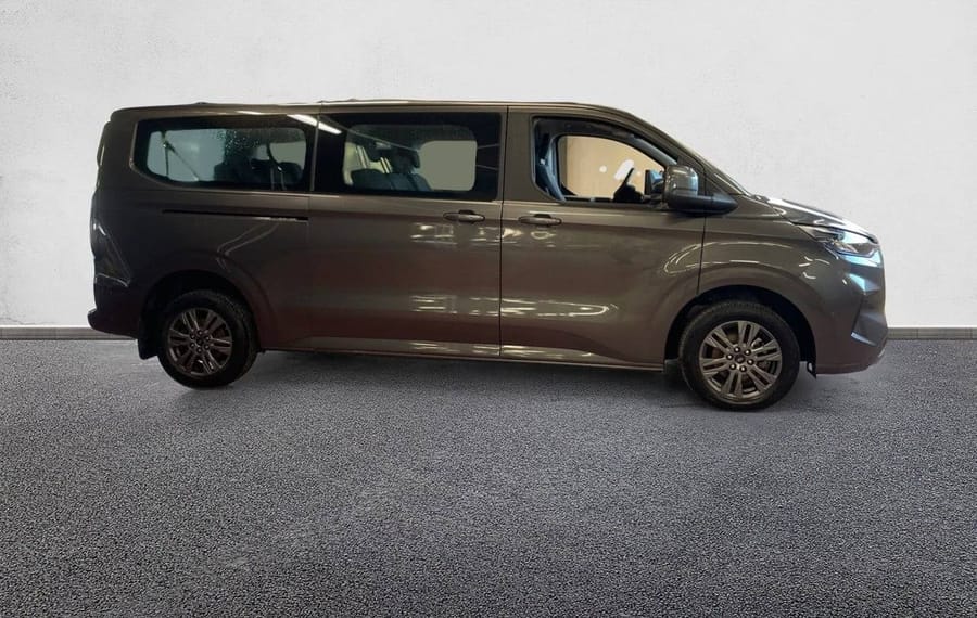 Choisissez votre ford tourneo chez CarGo Flex