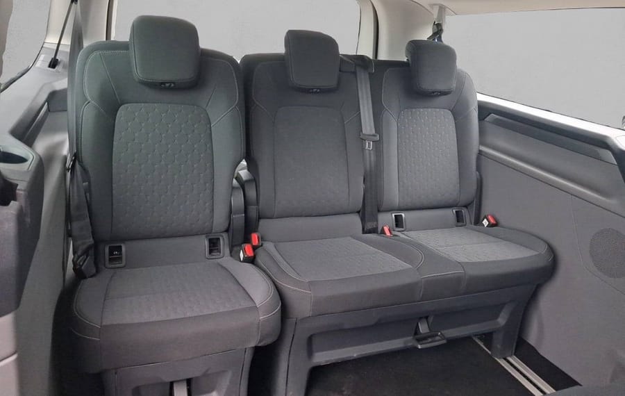 Choisissez votre ford tourneo chez CarGo Flex