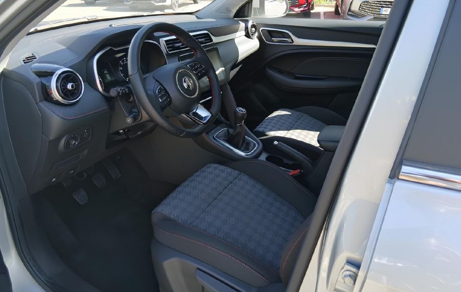 Choisissez votre mg zs chez CarGo Flex