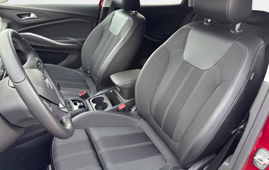 Choisissez votre opel grandland chez CarGo Flex