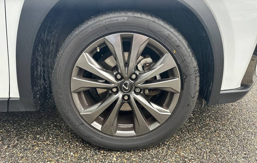 Choisissez votre lexus ux chez CarGo Flex