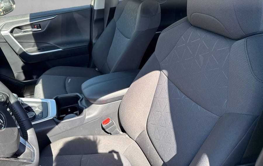 Choisissez votre toyota rav4 chez CarGo Flex
