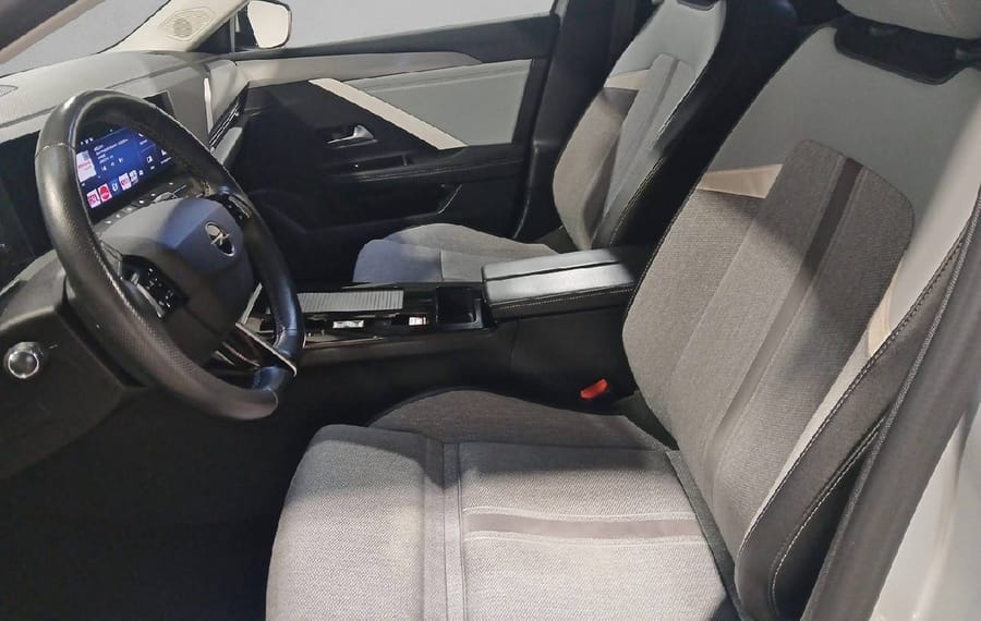 Choisissez votre opel astra chez CarGo Flex