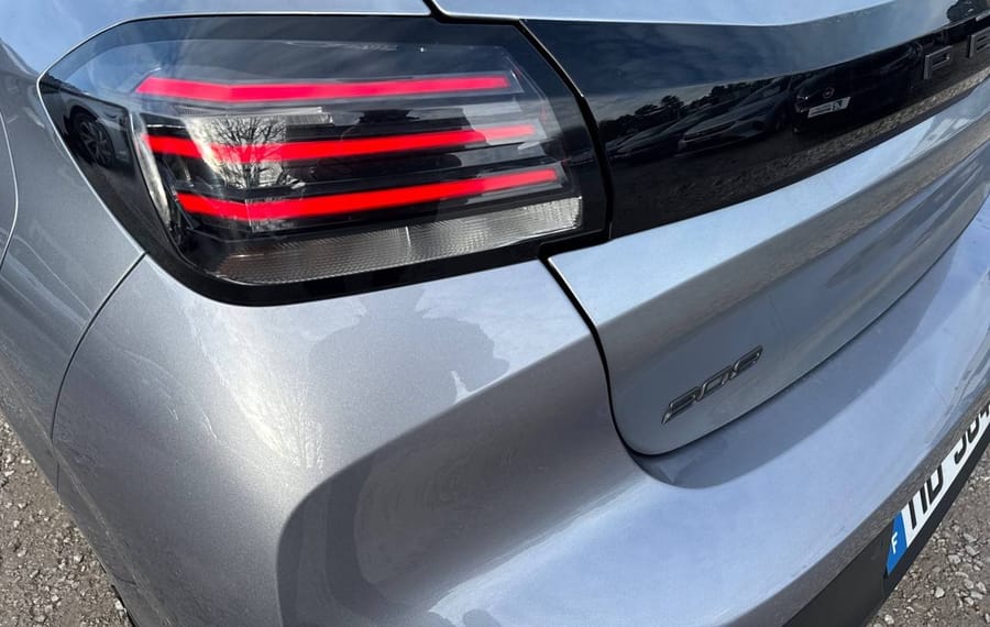 Choisissez votre peugeot 208 chez CarGo Flex