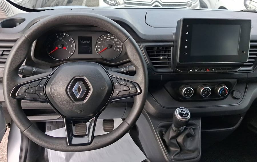 Choisissez votre renault traficcombi chez CarGo Flex
